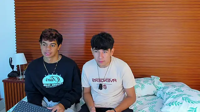 peakk twiinns online show from 22, 4, 2026