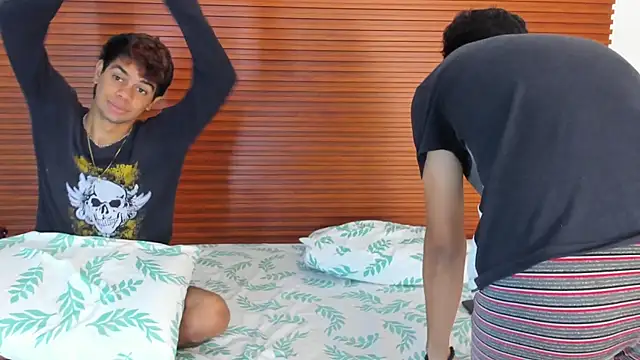 peakk twiinns online show from 25, 4, 2026