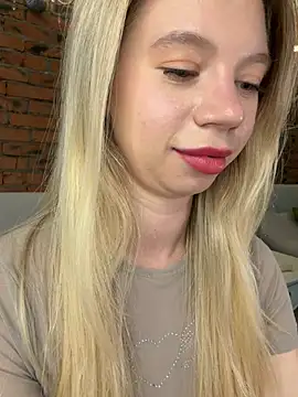 Snapshot of BellaSuns chatting on 7, 7, 2026 BellaSuns online show from 7, 7, 2026