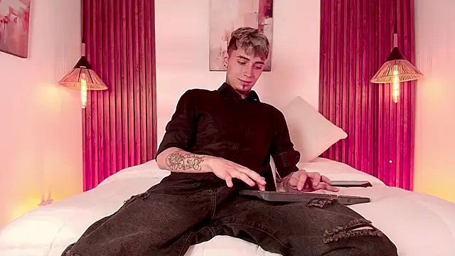 Max Hader  online show from 9, 3, 2026