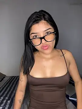 Alexis daviess online show from 24, 7, 2026