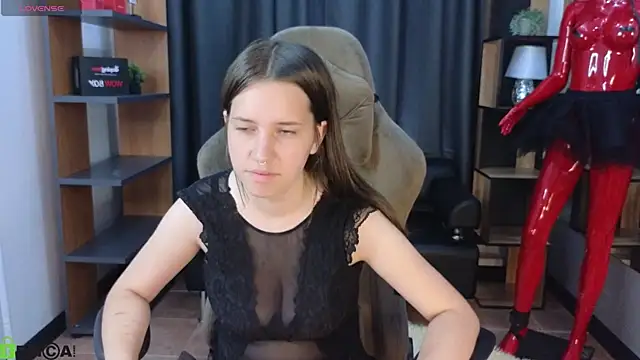 Molly Miavka online show from 19, 6, 2026