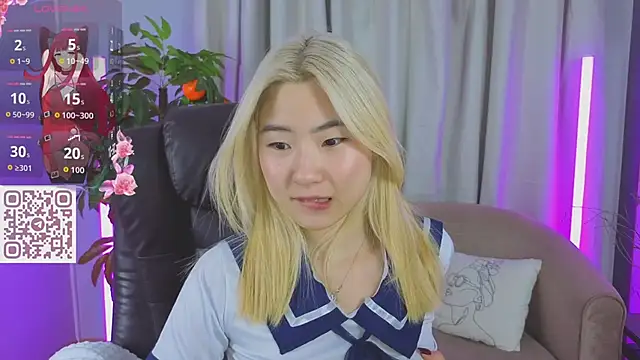 Snapshot of YunnaLuv chatting on 8, 3, 2026 YunnaLuv online show from 8, 3, 2026