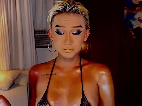 xXLustFullTransXx online show from 30, 6, 2026