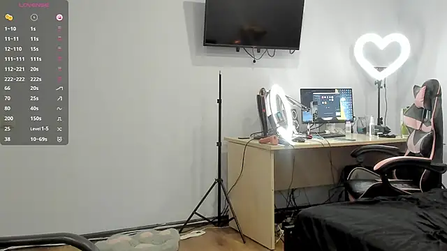 Snapshot of Mary_Blu chatting on 10, 10, 2025 Mary Blu online show from 10, 10, 2025