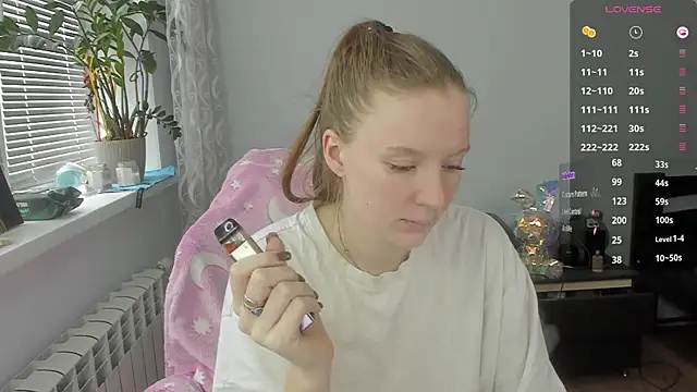 Snapshot of Mary_Blu chatting on 20, 11, 2025 Mary Blu online show from 20, 11, 2025