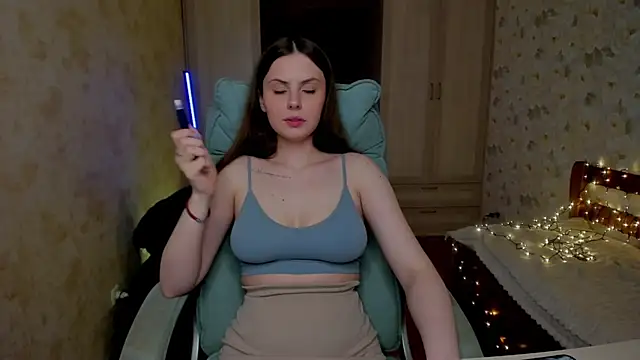 LoraTempt online show from 19, 4, 2026