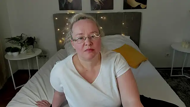 ViolaSmithh online show from 28, 4, 2026