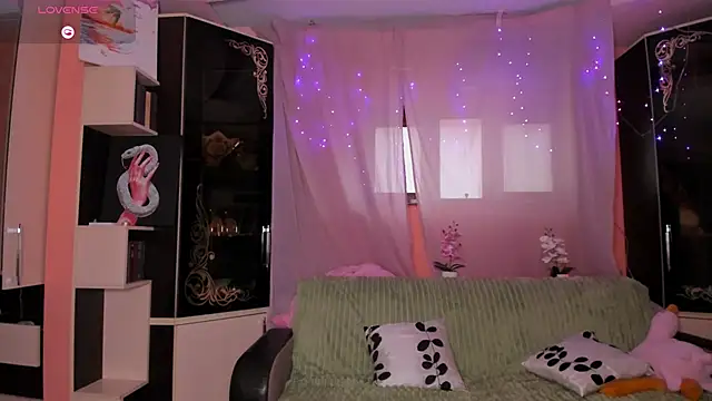 Snapshot of Luna_Reid chatting on 22, 5, 2026 Luna Reid online show from 22, 5, 2026