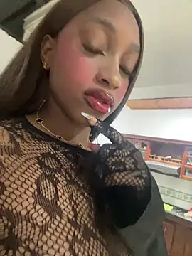 LiaTrainor online show from 26, 3, 2026