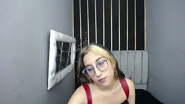 moon shut online show from 9, 3, 2026