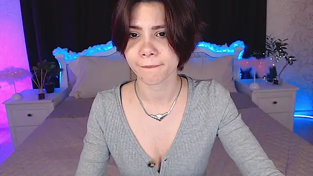 llittle-peachh online show from 11, 3, 2026