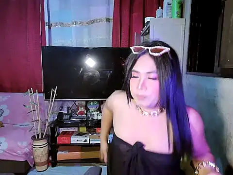 Roxanne Smith23 online show from 17, 5, 2026