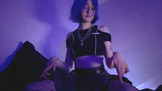 PeachyLuna online show from 6, 3, 2026