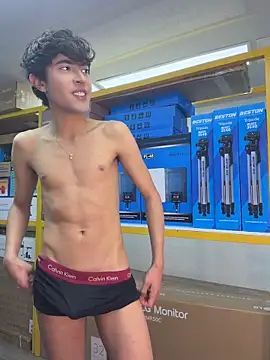 MatthewMoore  online show from 9, 4, 2026