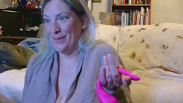 MistyMountains96 online show from 2, 4, 2026