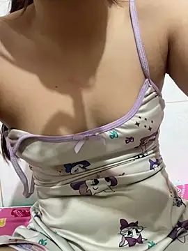 Luna sexygirl22 online show from 13, 3, 2026