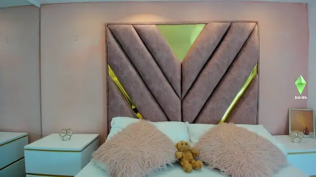 chloe larson online show from 24, 4, 2026