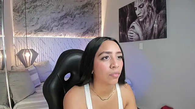 Esmeralda  18 online show from 5, 6, 2026
