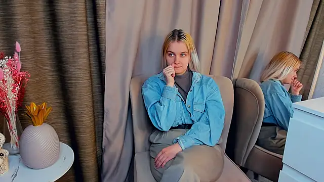 AveIinaStromain online show from 5, 3, 2026