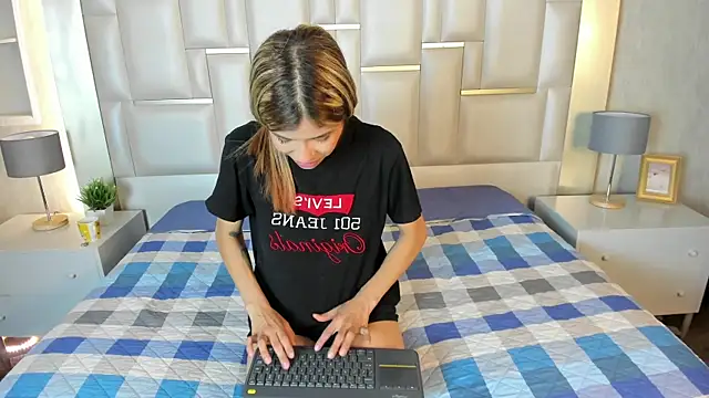 Gisselle Tomposon online show from 29, 7, 2026