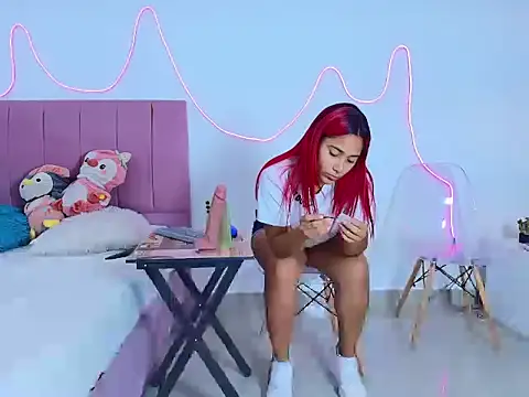 Peliroja lustrum online show from 22, 4, 2026