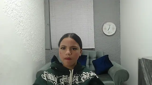 kimmyfuckass online show from 25, 4, 2026