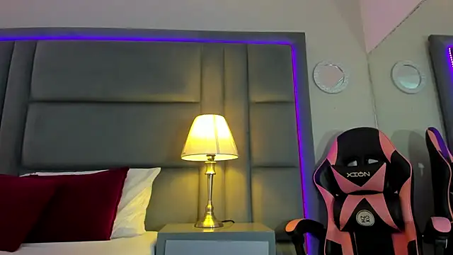 EllaEvanzz online show from 26, 4, 2026