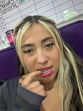 ManuelaVeeleez online show from 25, 7, 2026