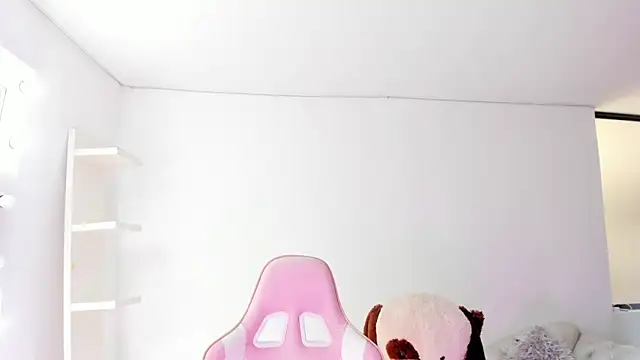 KoralCruz  online show from 16, 3, 2026