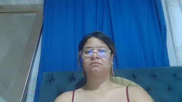 Jiwon Han online show from 29, 4, 2026