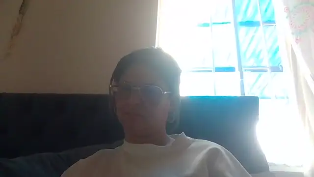 Jiwon Han online show from 15, 5, 2026