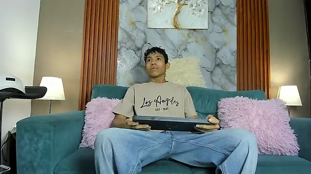 SKINNY BOYXXX online show from 13, 3, 2026