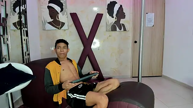 SKINNY BOYXXX online show from 23, 4, 2026