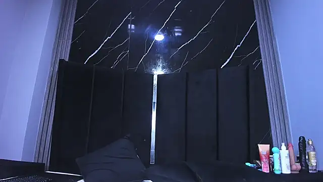 queenstarhy online show from 23, 4, 2026