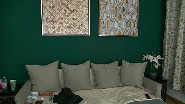 SkinnyNatty online show from 3, 4, 2026