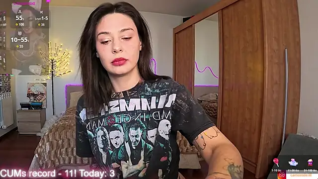 CamomileLil online show from 6, 4, 2026