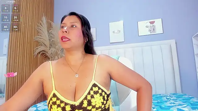 Anthonella Lux online show from 19, 3, 2026