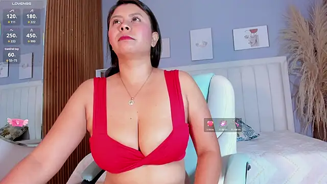 Anthonella Lux online show from 28, 4, 2026