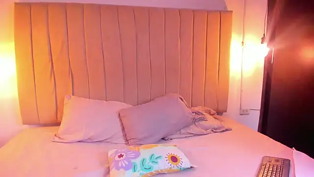 karina foxi online show from 6, 4, 2026