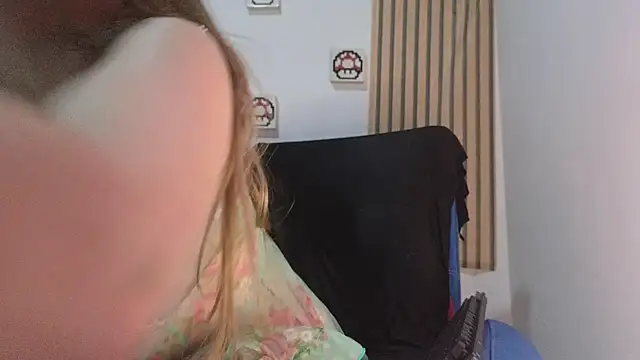 Caroline hernandes online show from 23, 3, 2026