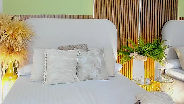 VanessaOwens1 online show from 9, 3, 2026