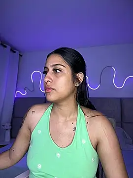 Abrilll2 online show from 7, 3, 2026