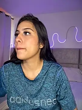 Abrilll2 online show from 7, 3, 2026