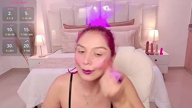 Snapshot of Raven-reyess chatting on 2, 5, 2026 Raven-reyess online show from 2, 5, 2026