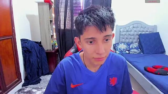 gomitaboy1 online show from 15, 5, 2026
