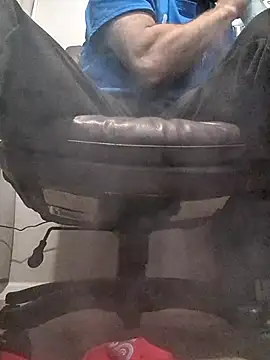 Snapshot of CirclingClass chatting on 16, 9, 2025 CirclingClass online show from 16, 9, 2025