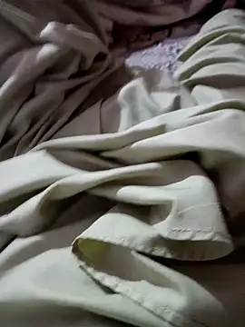 Snapshot of rockmen04 chatting on 8, 3, 2026 rockmen04 online show from 8, 3, 2026