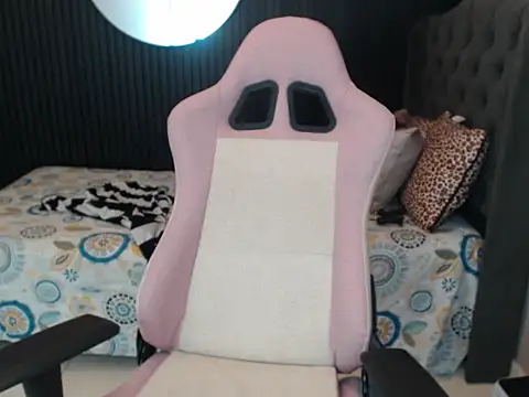 taylor bigdick18 online show from 30, 4, 2026