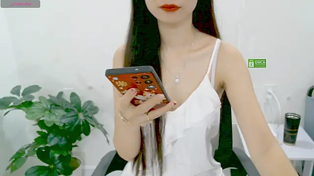 Snapshot of Emily_LoveU chatting on 8, 4, 2026 Emily LoveU online show from 8, 4, 2026